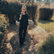 Stefanie B.